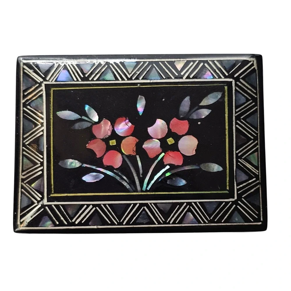 Vtg Style Chinese Lacquerware Trinket Box Black Floral Inlay Mother of Pearl Red